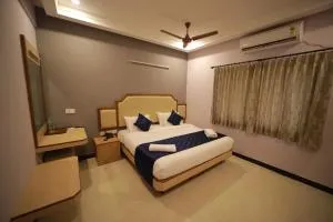 Majestic Hotel - 丁迪古尔