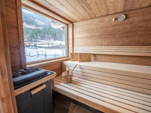 Chalet in Pinzgau near Ski Slopes & Sauna