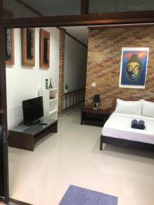 Number SIX house for up to 5 guests with 2 bedrooms