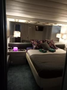 Bateaux-hotels Loc de cabines sur Yacht : photos des chambres