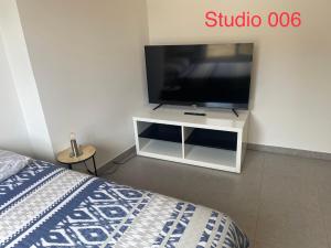 Appartements Studio a 300 m de la gare de Mantes-la-Jolie : photos des chambres