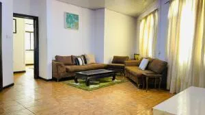 Artsy 3 bedroom house with a pool - Okponglo