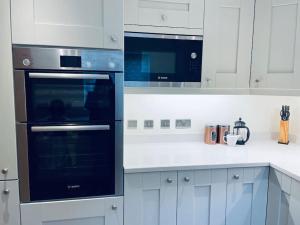 Lion Cottage, Broadway