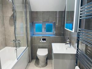 Lion Cottage, Broadway