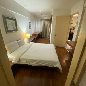 Peninsula ResidencesSuite Hotel