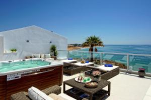 Casa Latino - Oceanfront - Luxury & Charming villa- Jacuzzi at Rooftop by DreamvillasAlbufeira