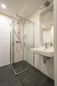 Main train station apartment close to the the Main Square!