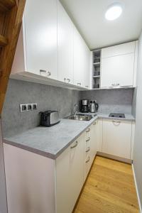 Main train station apartment close to the the Main Square!