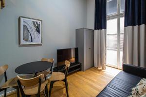 Main train station apartment close to the the Main Square!