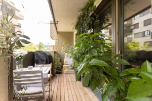 Dream Apartment - central and quiet with AC and free parking garage