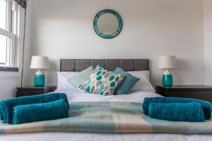 SeaBrighton Penthouse with private sea view roof terraces