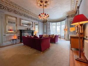 1 Bed Character Filled Glasgow Apartment