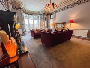 1 Bed Character Filled Glasgow Apartment