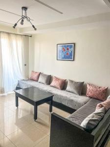 nice little apartment with swimming pool