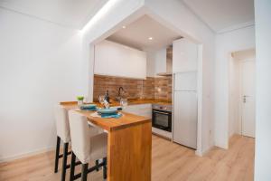 Feines Appartement mit Hafenblick (Club Nautico)