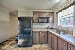 Pet-Friendly Cassolopis Escape, Near Lake!