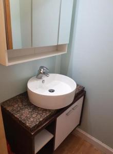 Top Center Apartment 4