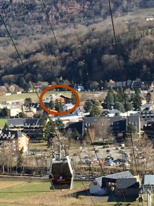 T2 Centre Village - Proximité télécabine - Vue montagne Plein Sud - Terrasse couverte - Balcon - Chambre 1 Lit double en 160 - Salon 1 canapé convertible en 140 - Cuisine séparée