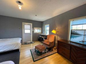 Bespoke Lake Cottage