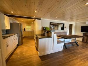 Bespoke Lake Cottage