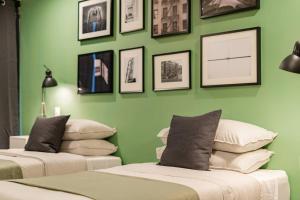 Bauhaus concept: new building with roof top & gym