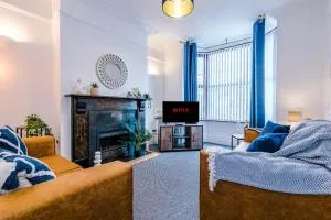 Spacious 3-Bed house in Stoke by 53 Degrees Property, Ideal for Long Stays, FREE Parking - Sleeps 6 - Newcastle-under-Lyme