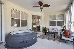 Insta-worthy Boho Chic Family Getaway w Hot Tub