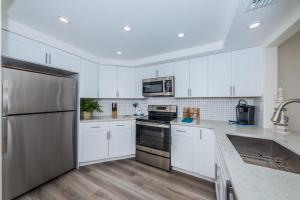 Bahia Everything is Better on Isla - Sun, Sand & Salt Air