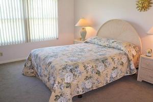 Vista Verde W Light and Bright Golf Course Villa