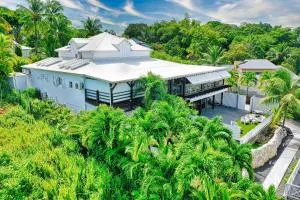 GREEN LORD DOMAINE - Lodges Piscine & Spa - Bar & Lounge - Restaurant gastronomique - Bis