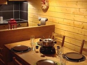 Duplex authentique 6 pers au cœur de Val Thorens avec balcon, local à ski, et box en option - FR-1-545-40