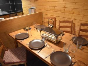 Duplex authentique 6 pers au cœur de Val Thorens avec balcon, local à ski, et box en option - FR-1-545-40