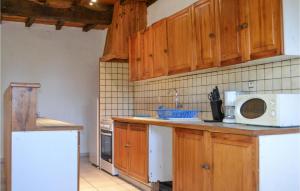 Maisons de vacances Nice home in Gaujacq with 2 Bedrooms : photos des chambres