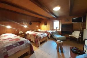 Chalets Chalet with Panoramic View and Sauna : photos des chambres