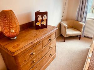 Apartment with own entrance & terrace on West Hill