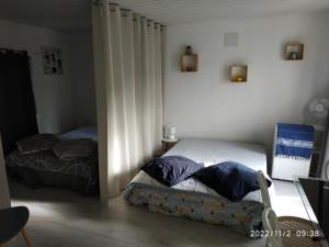 Appartements appartement Le Boulou centre ville pour 2 adultes-2 enfants - Hebergement de particulier- check in 17h-21h30 : photos des chambres