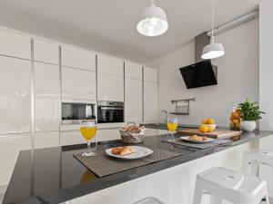 Amplio y luminoso apartamento en 1 línea playa