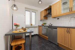 Warsaw Praga Two-bedroom Apartment Kobielska by Renters