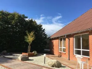 Hollys Bed & Breakfast - Skalstrup