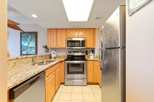 Atlantica Towers Condo w Balcony by Hosteeva