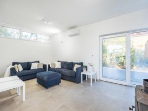 Modern holiday home in Bilice with private pool 