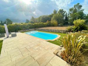 Modern holiday home in Mougins with private pool