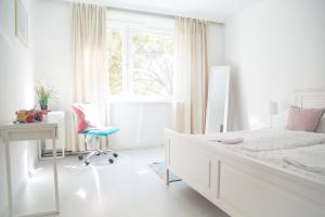 The WHITE Apartment - Great Ferris Wheel