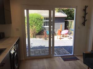 The Bay Cabin, secluded retreat Freshwater Bay