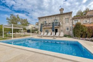 Villa Targeto with Sea View