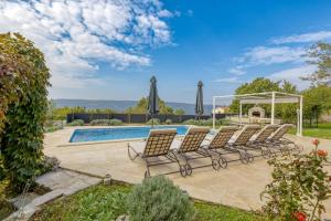 Villa Targeto with Sea View