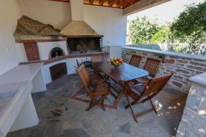 Eleni Zirganou Studios & Apartments