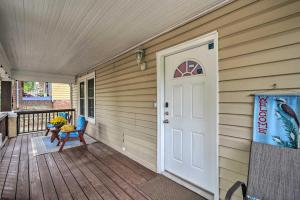Bright and Airy Durham Cottage with Covered Porch
