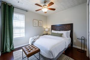 Modern 3BR Townhome Near Downtown Woodstock