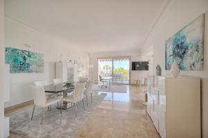 REF 1478 - Cannes Croisette - Sea view apartment for rent